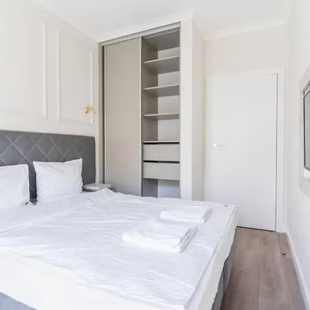 Apartment Golden - Mennica