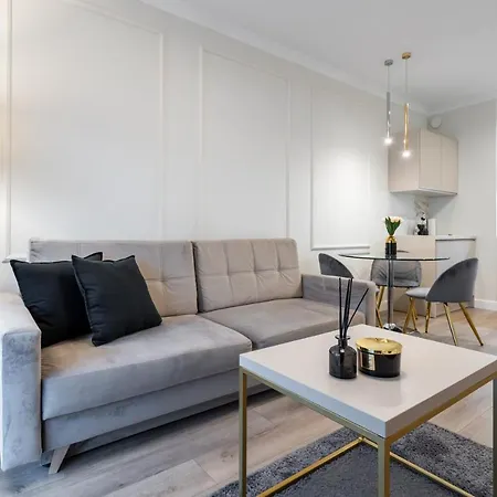 Golden - Mennica Apartment